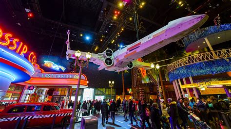 Behind the Scenes: Assembling the Fan-Built Star Wars Vehicles on Display at Disneyland Paris ...