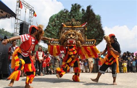 Tari Reog Ponorogo Tarian Daerah Jawa Timur