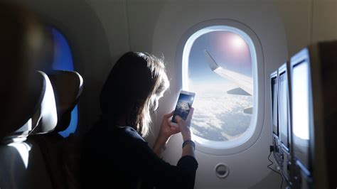 Terrifying Video Shows Plane's Window Cracking Mid-Flight | iHeart