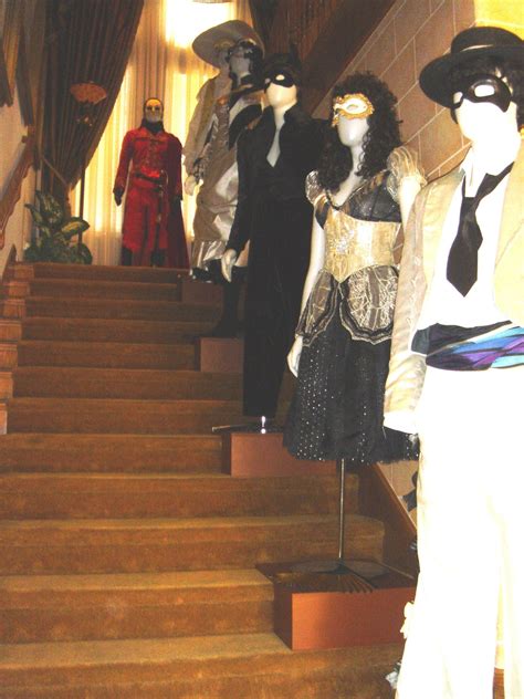 Masquerade costumes from 'The Phantom of the Opera' | Призраки