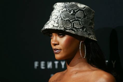 Rihanna Sues Her Dad for Exploiting the Fenty Brand Name - SPIN