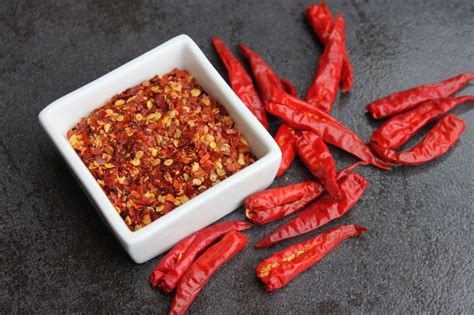 How To Dry Chili Peppers - Gluten Free Club | Recipe | Dried chili peppers, Stuffed peppers ...