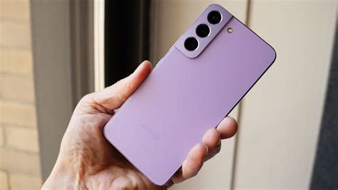 Samsung Galaxy S22 purple in-hand pictures: you're going to love this | TechRadar