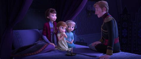 Frozen 2 scene - Anna and Elsa with parents