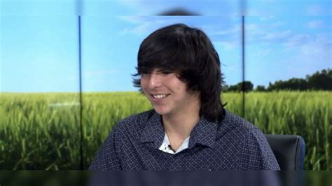 Oklahoma-bred Wyatt Flores drops by the studio to talk FFA and his debut album - RFD-TV