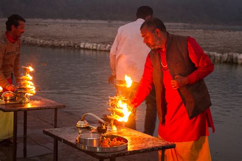 Rishikesh Ganga Aarti Ceremony | Joyelan.com | Tampa Wedding Photographer