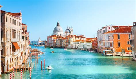 The 5 Best Hostels in Venice (Updated 2024)