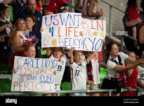 Soccer fans holding handmade signs hi-res stock photography and images ...