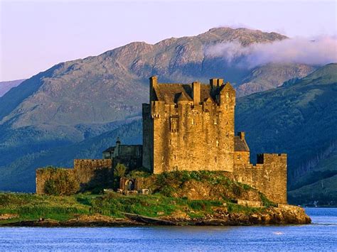 Eilean Donan Castle, Scotland - Top best holiday places in the world | Kavita Thakur