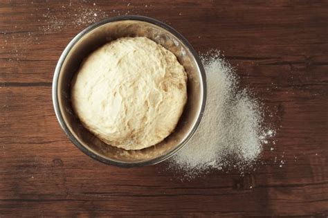 Can You Safely Mix Bread Dough In A Stainless Steel Bowl? - Kitchen Seer