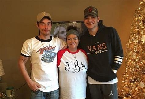 Kane Brown Family: Wife, Kids, Siblings, Parents - BHW