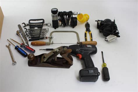 Stanley, Black & Decker And More Assorted Tools, 10+ Pieces | Property Room