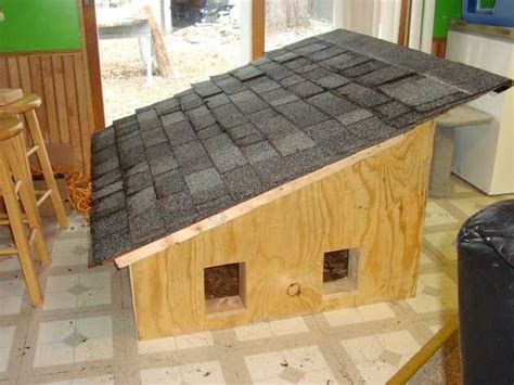 Building an Insulated Cat House | Insulated cat house, Cat house plans, Cat house diy