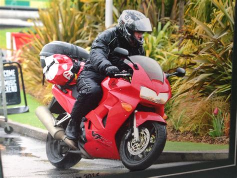 Honda VFR800 Review | Honda Bike Reviews | Devitt