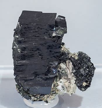 Augite - Mineral specimens search results - Fabre Minerals