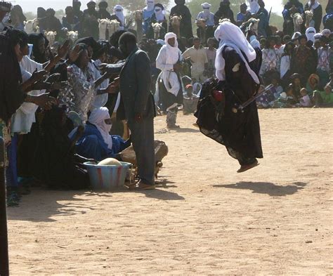 Tuareg dancing ceremony | Tuareg people, Tribes of the world ...