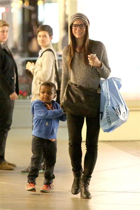 Sandra Bullock & son, Louis. Sandra Bullock Son, Sandra Bullock Movies, Celebrity Moms ...