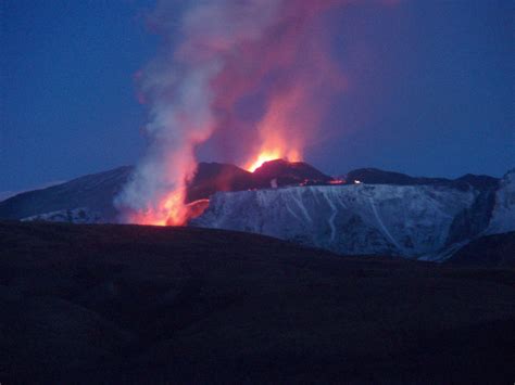 Eyjafjalla Jokull by IcelandicSpitz on DeviantArt