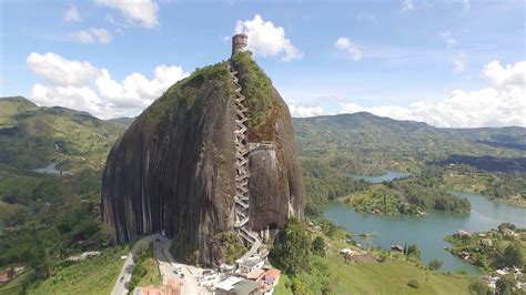 A Traveler’s Guide to Guatape: Colombia’s Breathtaking Lakeside Getaway