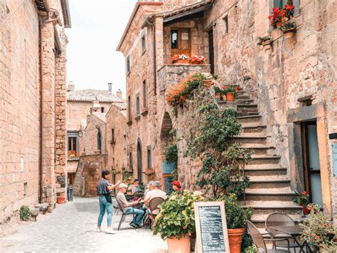 Visitez Civita di Bagnoregio, la "Ville mourante" de l'Italie - Aventurier à temps plein | I'm ...