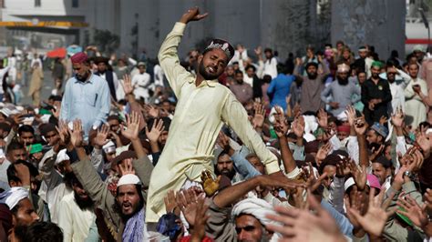 Pakistan: At least four dead as banned Islamist group TLP continues ...