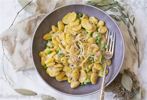 Parmesan Garlic Gnocchetti Sardi with Peas - Cooking with a Wallflower