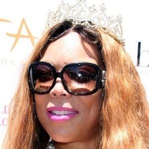 Wendy Williams - Age, Family, Bio | Famous Birthdays