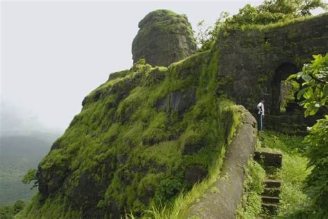 11 Forts in Mumbai | A Complete List of Forts Near Mumbai To Visit | Treebo Blogs