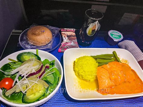 Premium Economy Class – Premium Plus on United Airlines – Gourmet Flyer