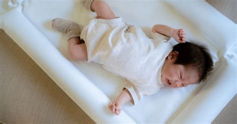 Tonic Neck Reflex In Newborns: What It Is and How To Test For It