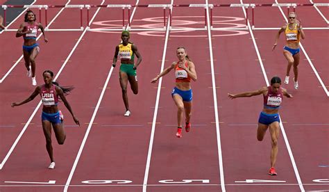 WATCH: Sydney McLaughlin edges Dalilah Muhammad to win women’s 400 ...