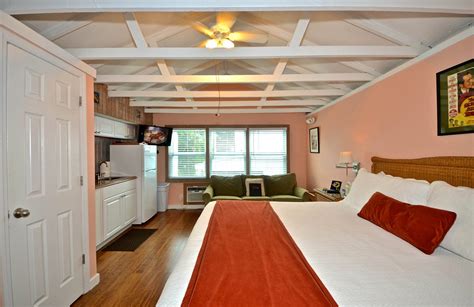 Papa's Hideaway Rooms: Pictures & Reviews - Tripadvisor