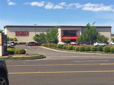 Sports Authority pursues a sale of some or all of the business | KVAL