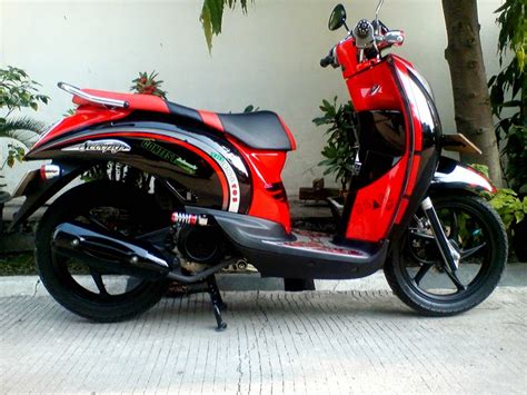 Konsep Penting 24+ Motor Scoopy Warna Merah Hitam