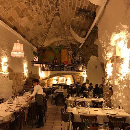 Where to Eat in Polignano a Mare: The Best Restaurants and Bars