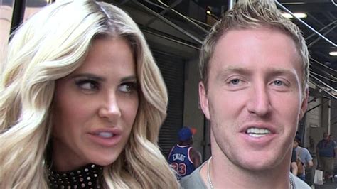 Kim Zolciak, Kroy Biermann's Georgia Mansion Is In Foreclosure, Going ...