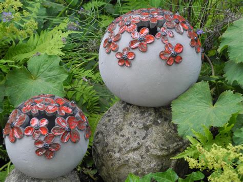 Top 15 DIY Garden Globes & Gazing Balls Tutorials & Ideas