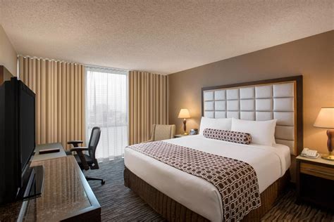 San Francisco Airport Hotels | Crowne Plaza San Francisco Airport in Burlingame, CA