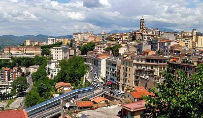 Frosinone climate: weather by month, temperature, rain - Climates to Travel