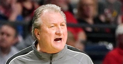 West Virginia men's basketball coach Bob Huggins apologizes for ...