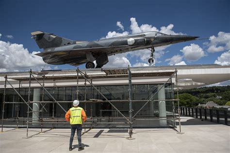 GALLERY: Mirage III fighter jet lands in Sandton – The Citizen