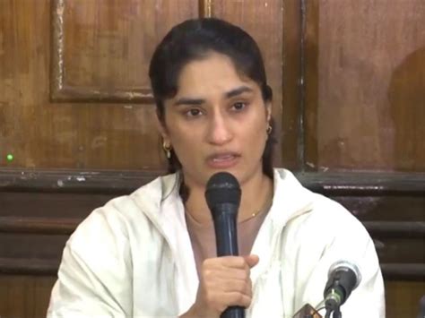 Wrestler Vinesh Phogat to return Khel Ratna and Arjuna Awards, writes letter to PM Narendra Modi