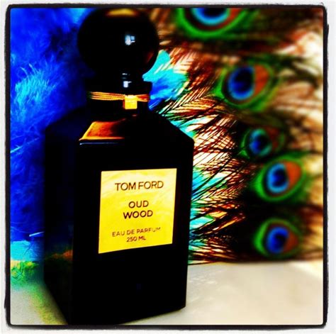 Oud Wood Tom Ford perfume - a fragrance for women and men 2007