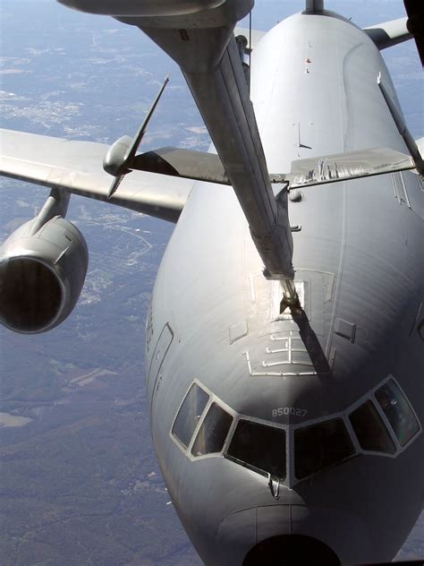 KC-10 REFUELING