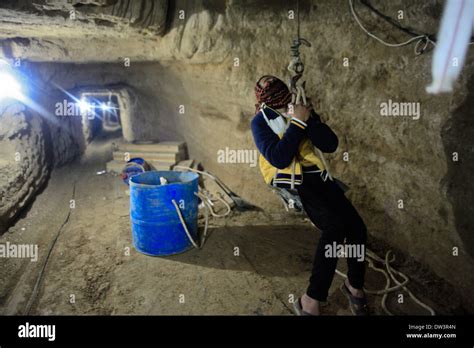 Gaza, Palestinian Territories. 26th Feb, 2014. A Palestinian worker ...