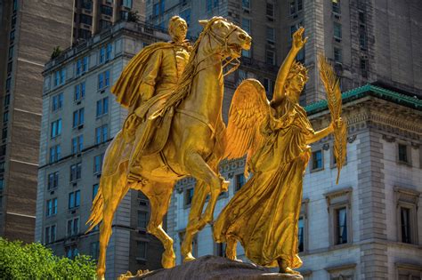 A Gilded Monument Is Mysteriously Shedding Its Brand-New Gold - The New ...