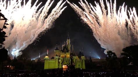 Hong Kong Disneyland Fireworks 2017 - YouTube