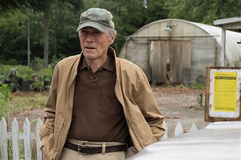 The Mule review: Clint Eastwood’s latest is exasperatingly flat - Vox