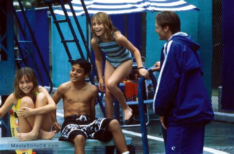 Billboard Dad - Publicity still of Mary-Kate Olsen & Ashley Olsen