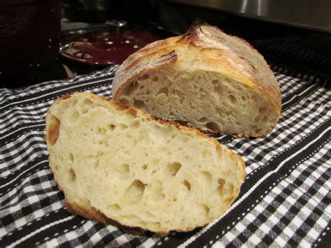 Rhubarb & Roses: Rustic Dutch Oven Bread